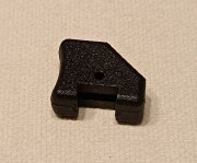 FBŁR - Okładka napinacza zamka karabinka MSBS GROT - plastikowy element rączki przeładowania (FBŁR 323-01-204-001 MXK0797)