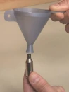 LYMAN - Lejek E-ZEE Powder Funnel antystatyczny do nasypywania prochu w łuski nabojowe (Lyman 7752431)