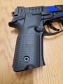 FBŁR_Pistolet-VIS-100-okładka-rękojeści